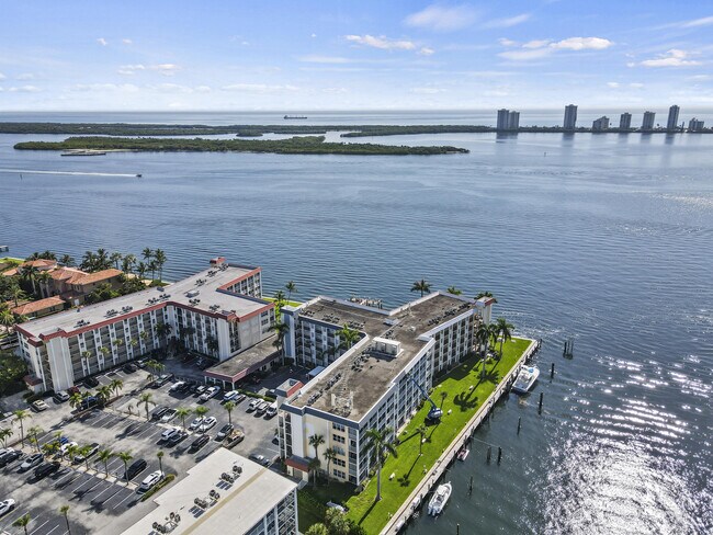 Building Photo - 100 Paradise Harbour Blvd