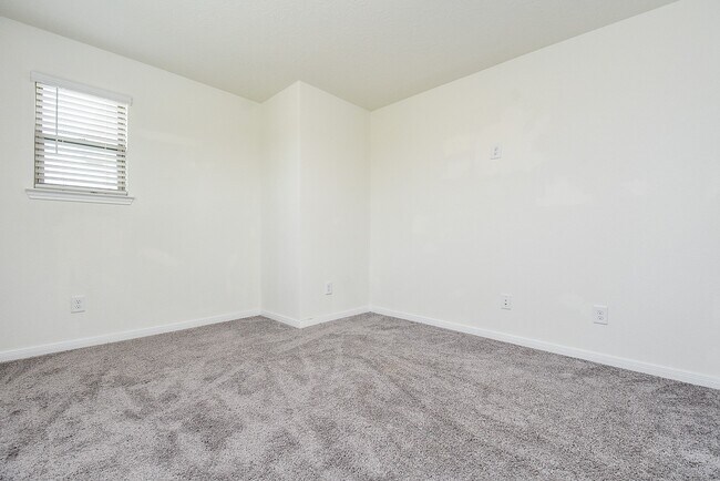 Building Photo - 15102 Darbydale Dr