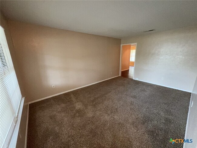 Building Photo - 1013 Kathey Dr