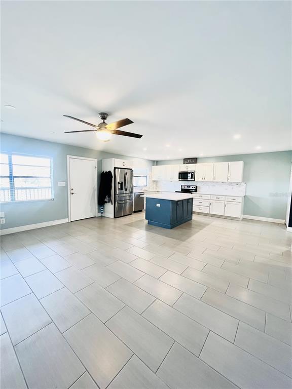 Building Photo - 12500 Capri Cir N