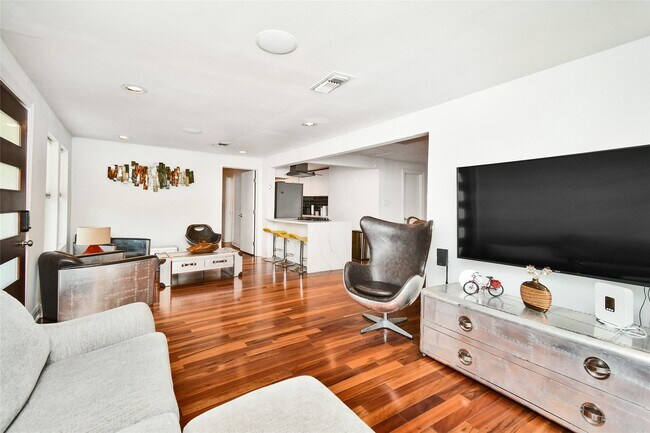 Building Photo - 1204 Archer St