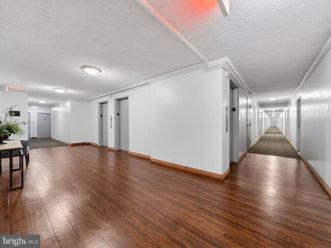 Building Photo - 6621 Wakefield Dr