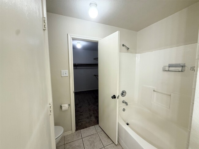 Building Photo - 5714 Onia Ln