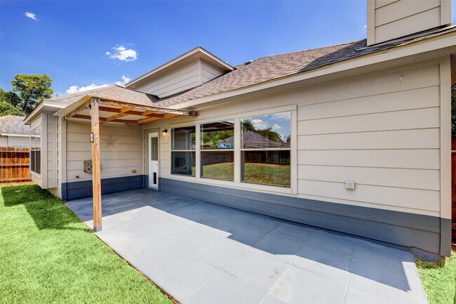 Building Photo - 32006 Annice Ln