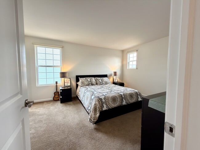 Building Photo - 12460 S Compass Ave