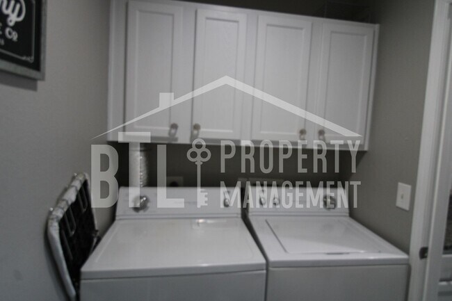 Building Photo - Beautifully Furnished 3 Bedroom Condo in Branson!