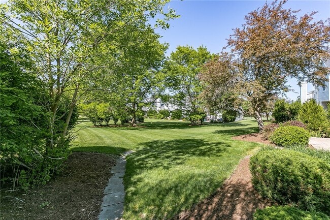 Building Photo - 72 Windward Way