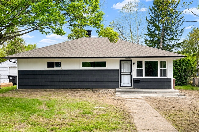 Building Photo - 1334 Miller Ave