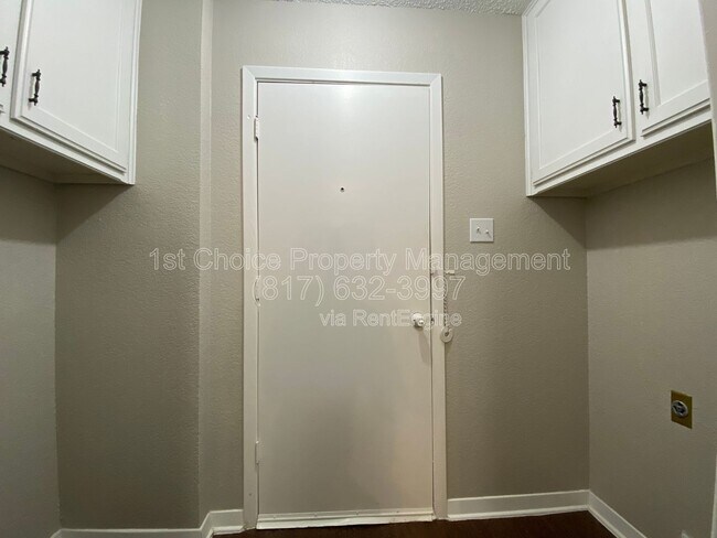 Building Photo - 1118 Landsdale Ln