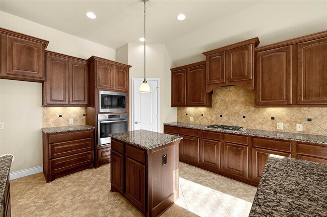 Building Photo - 28011 Hallimore Dr