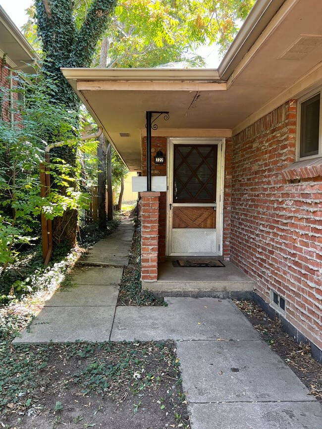 Building Photo - Concord Duplex