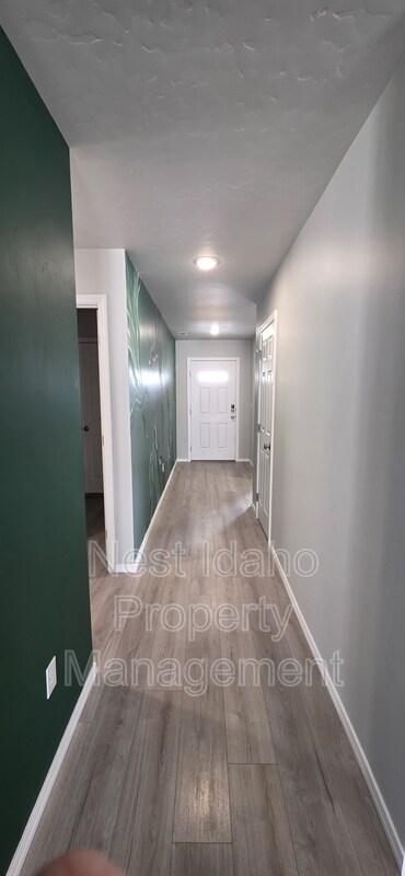 Building Photo - 2949 N Rocky Btm Wy