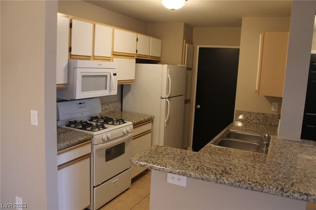 Building Photo - 2200 S Fort Apache Rd