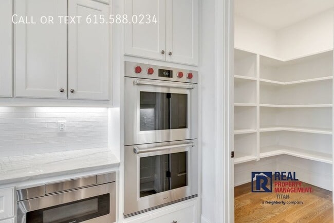 Building Photo - 9220 Lehigh Dr