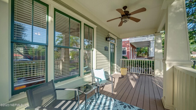 Building Photo - 128 E 9th St