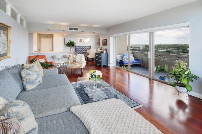 Building Photo - 1625 SE 10th Ave