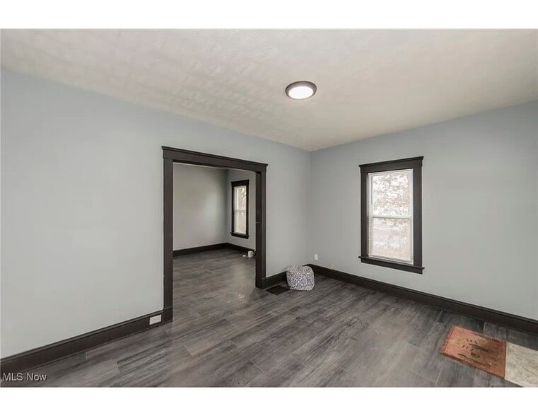 Building Photo - 1431 Rowley Ave