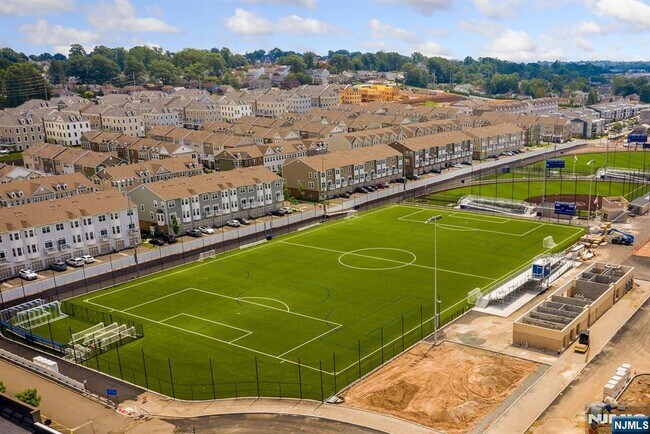 Building Photo - 1 Kennedy Ln