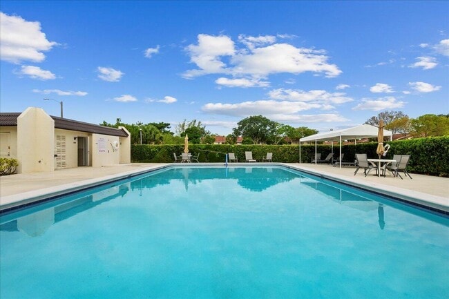 Building Photo - 455 Golden River Dr