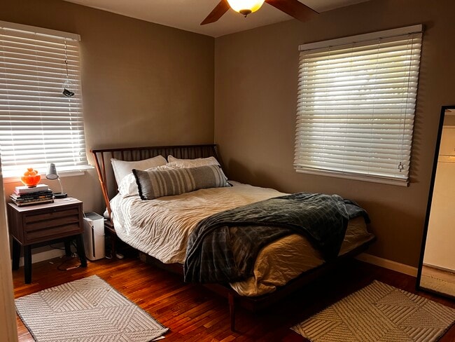 Building Photo - 2417 W College Ct