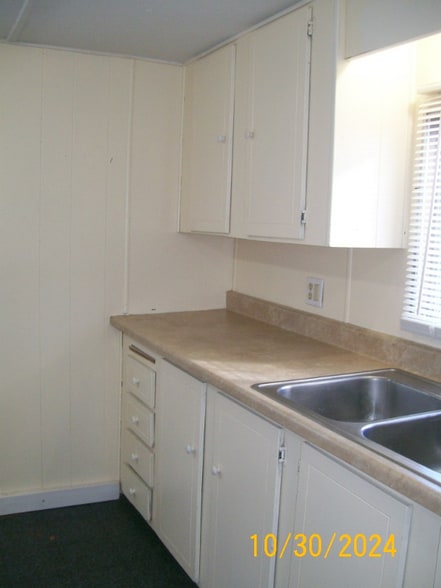 Building Photo - 430 N C St