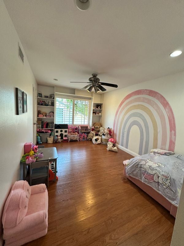 Building Photo - 5728 Ridgebrook Dr