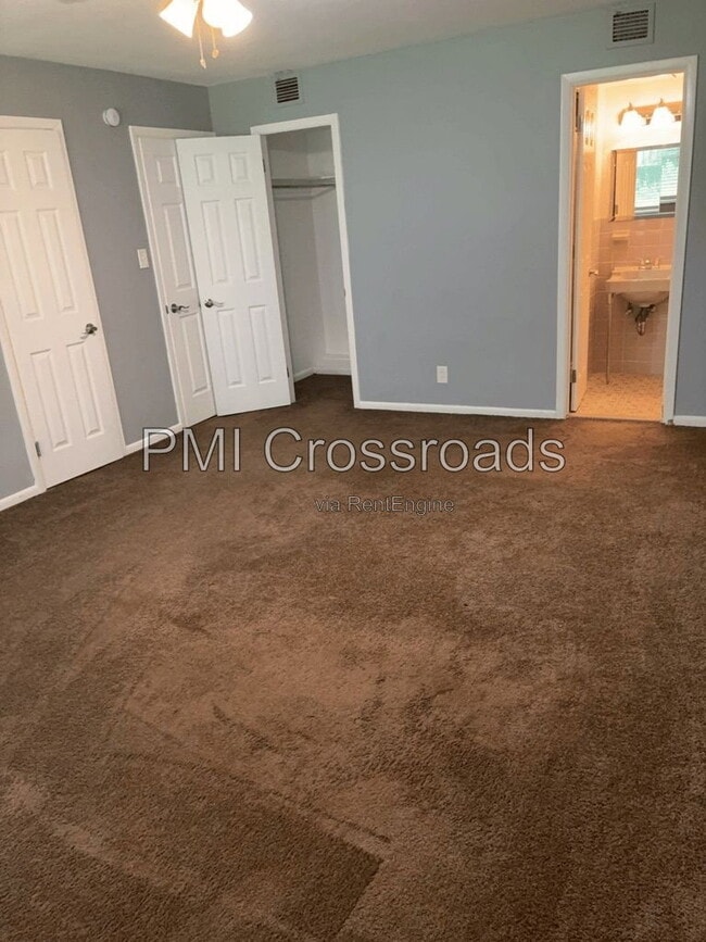 Building Photo - 16025 Van Aken Blvd