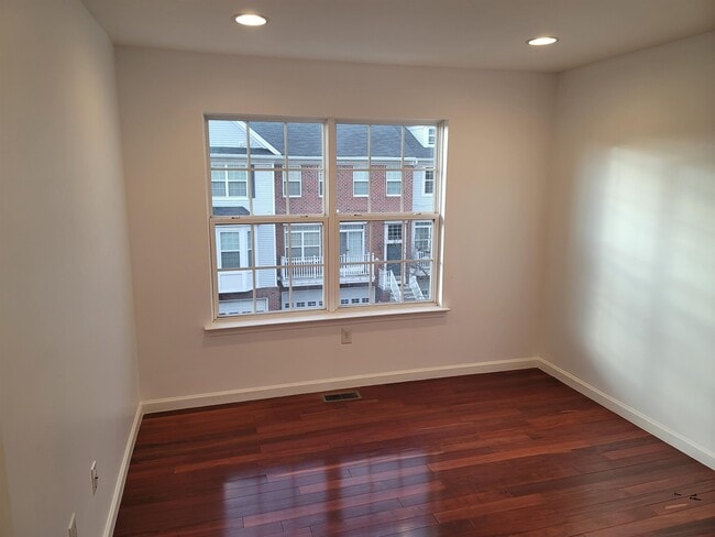 Building Photo - 14 McMartin Ct