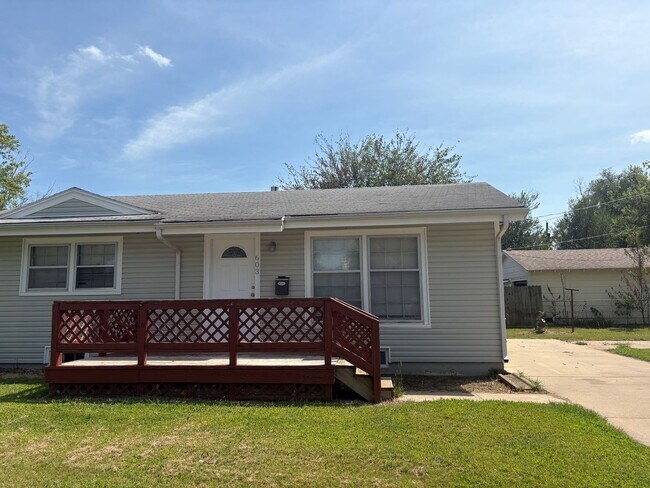 Primary Photo - 2 Bedroom / 1 Bath House & bonus room