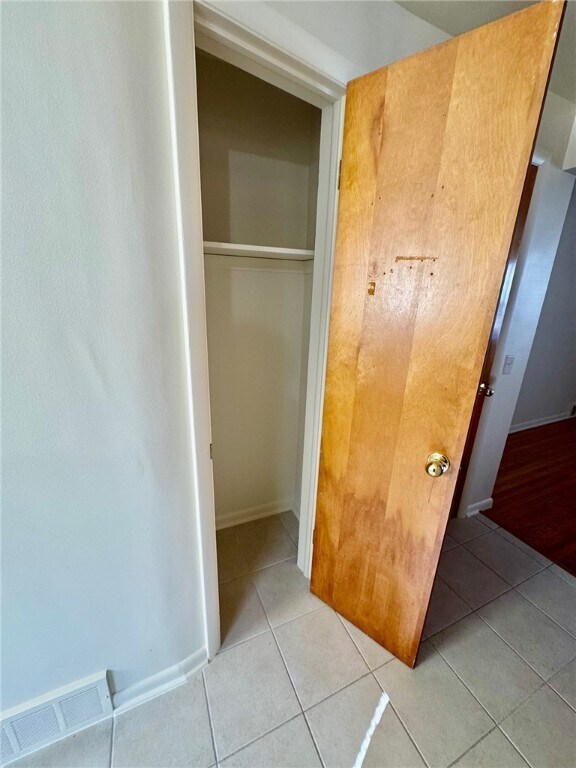 Building Photo - 16 Summit St