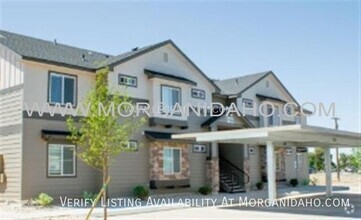 Building Photo - **$500 off first months rent!! Covered par...