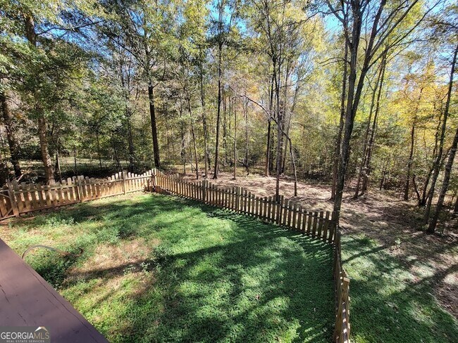 Building Photo - 435 S Ridge