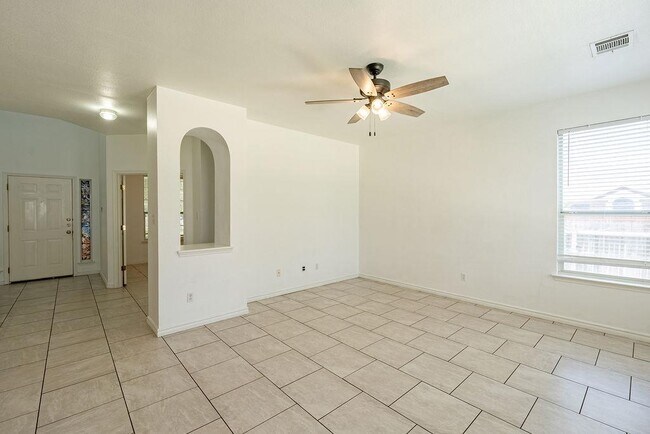 Building Photo - 1016 Tom Seaver Pl