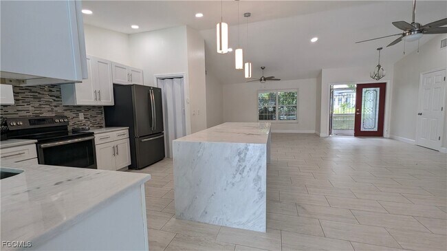 Building Photo - 1254 NW 37th Pl