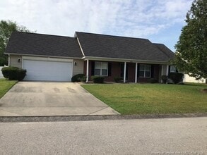 Building Photo - 696 Fairfield Cir