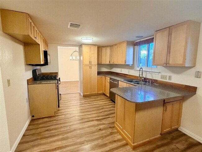 Building Photo - 11606 Birchbark Trail