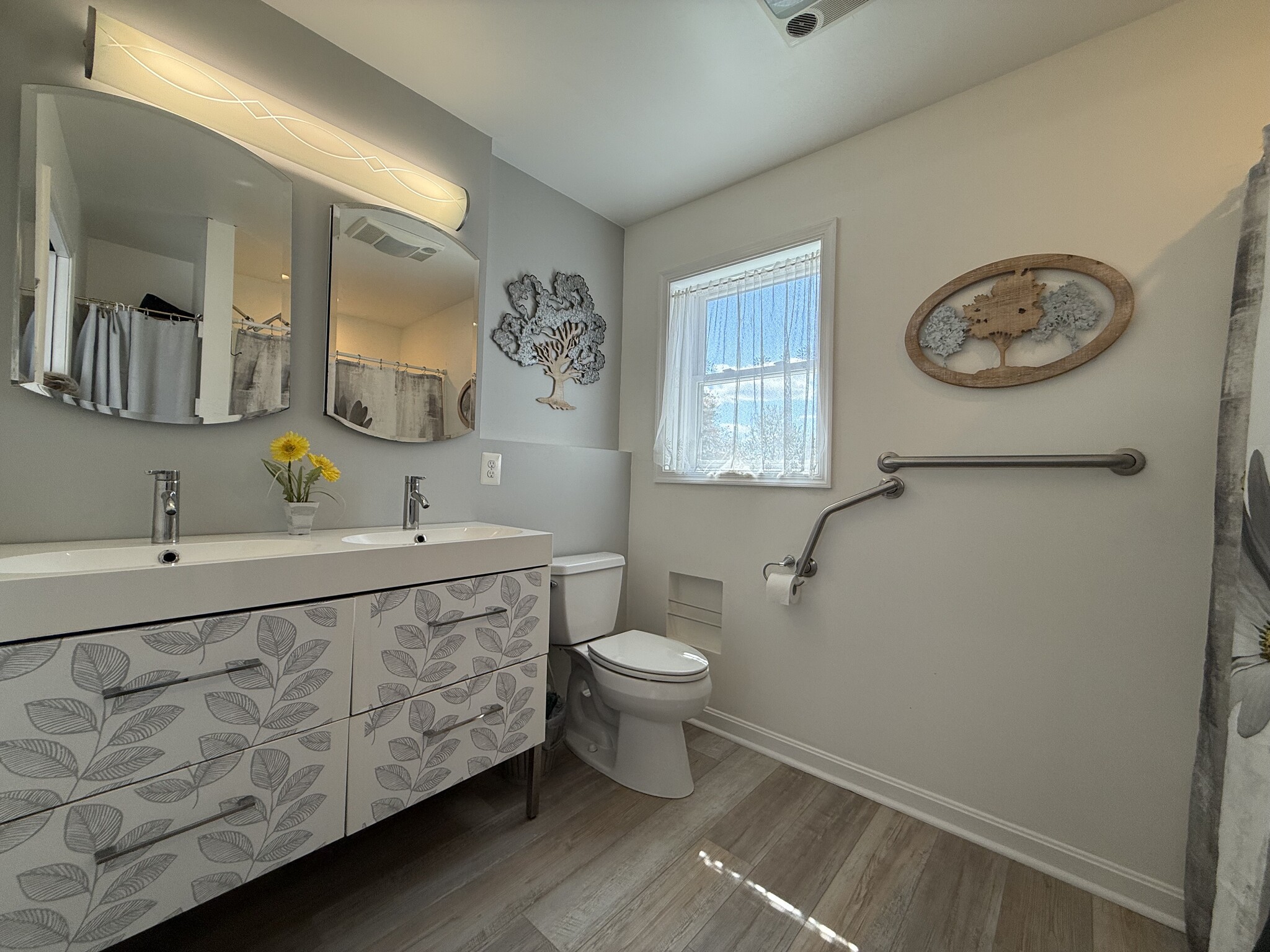 Building Photo - 11614 Bonaparte Ave