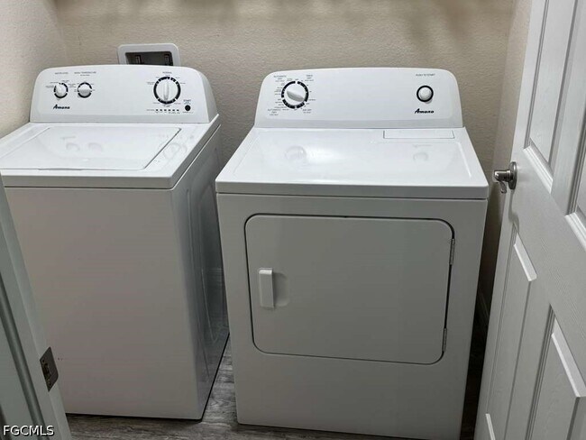 Building Photo - 6050 Kumquat Cir