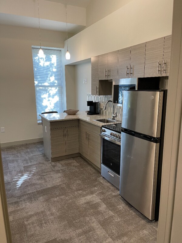 Building Photo - 1417 W9th St