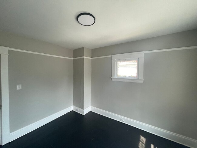 Building Photo - SECTION 8 AND EDEN ACCEPTED!! Stunning 4-Bedroom Home Available Now!