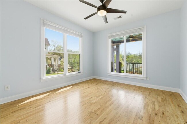 Building Photo - 850 Ormewood Ave SE