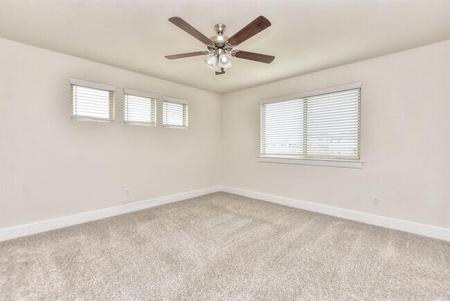 Building Photo - 420 White Steppe Way