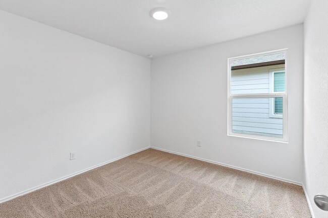 Building Photo - 115 Snapdragon Ln