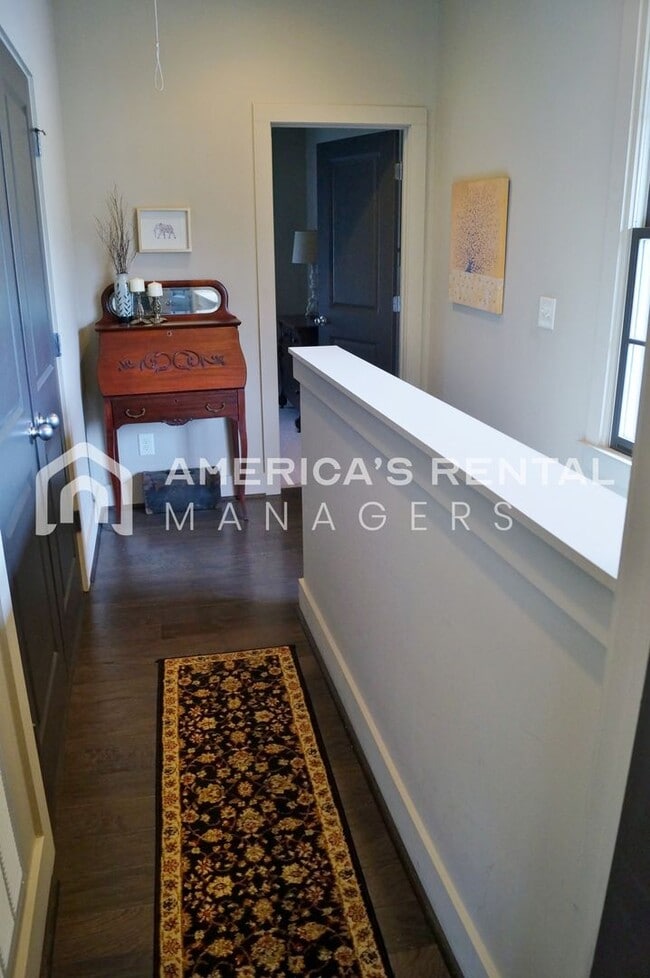 Building Photo - DEPOSIT PENDING! Beautiful Loft Style Town...