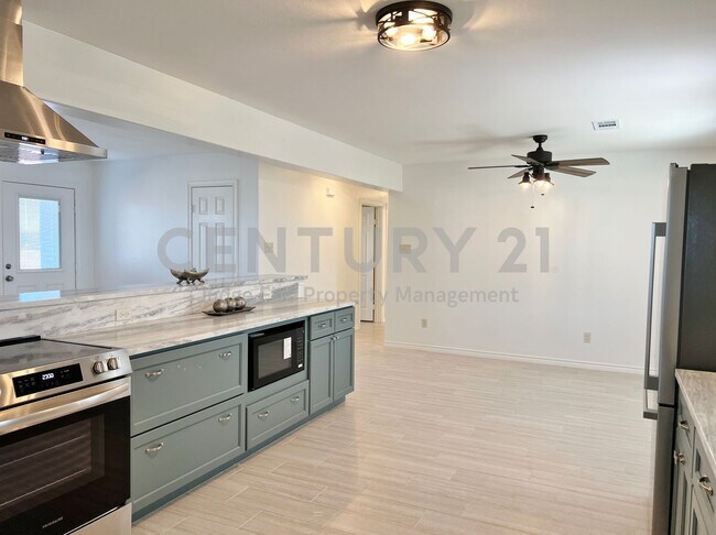 Building Photo - Completely Remodeled 4/2 County Home in Ennis Ready For Move-In!