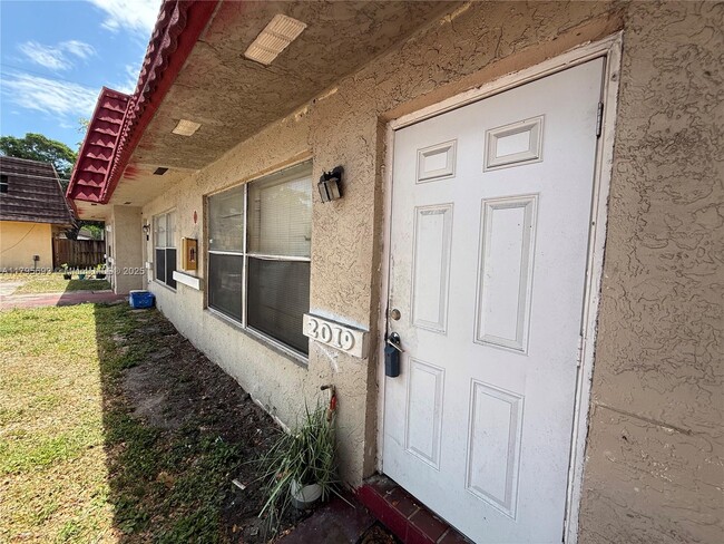 Building Photo - 2011 NW 59th Ave