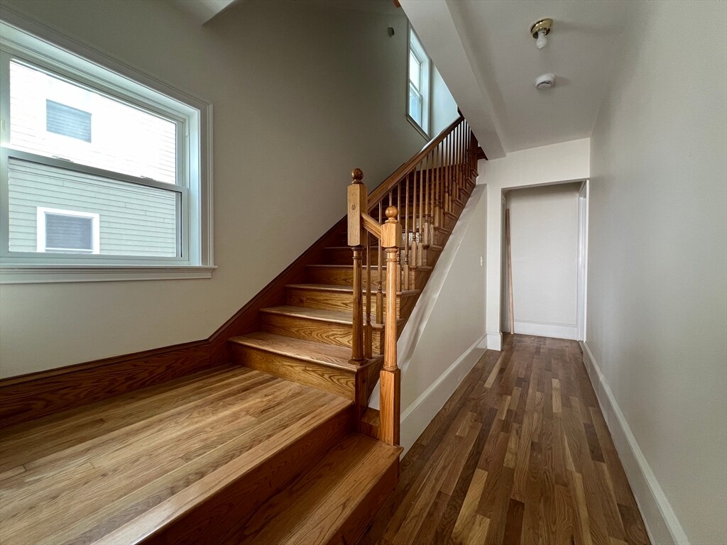 Building Photo - 128 Buttonwood St