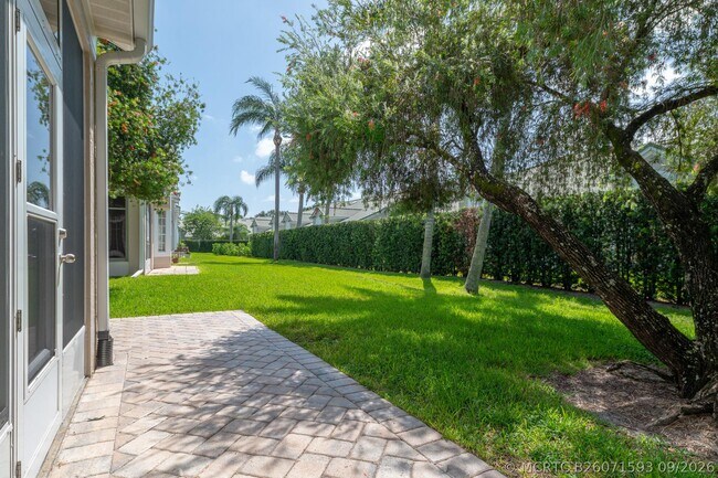 Building Photo - 1676 SW Harbour Isles Cir