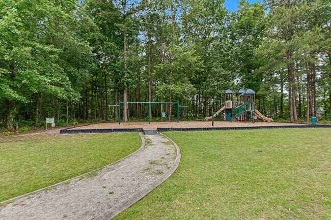 Building Photo - 247 Clayburne Dr