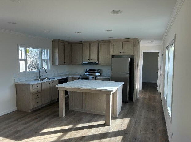 Building Photo - 168 Sides Meadow Dr